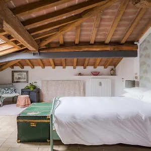  Apartment Piazza Maggiore Jungle Bijoux Italy